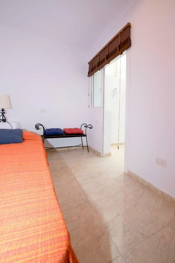 Apartamento La casa de la Playa con wifi y 3 dormitorios Arinaga España