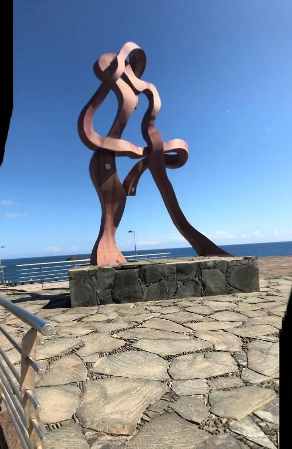 Apartamento La casa de la Playa con wifi y 3 dormitorios Arinaga 0*,  España