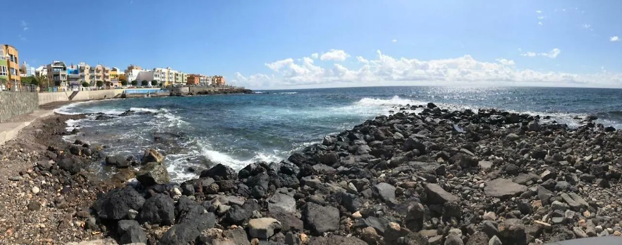 Apartamento La casa de la Playa con wifi y 3 dormitorios Arinaga España